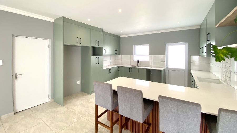 3 Bedroom Property for Sale in Golden Mile Western Cape